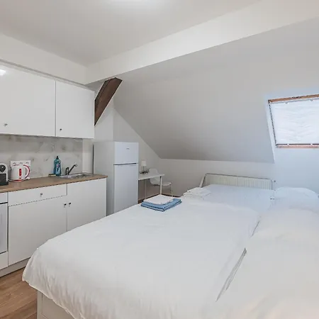 Andel,Smichov Flat, Fresh Bath, Portable Ac Apartment