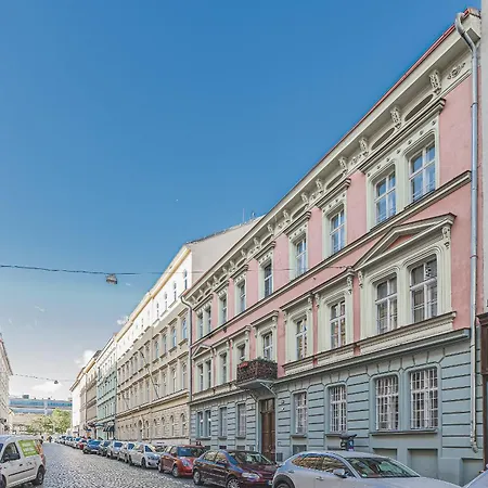 Andel,Smichov Flat, Fresh Bath, Portable Ac Apartment *