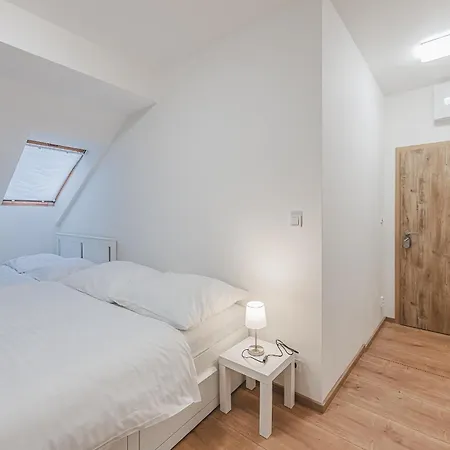 Andel,Smichov Flat, Fresh Bath, Portable Ac