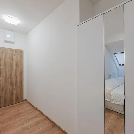 Andel,Smichov Flat, Fresh Bath, Portable Ac