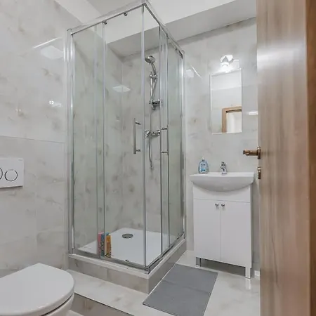 Andel,smichov Flat, Fresh Bath, Portable Ac Apartman *