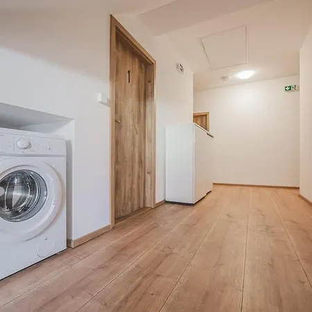 Andel,smichov Flat, Fresh Bath, Portable Ac Prága