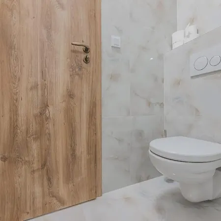 Apartman Andel,smichov Flat, Fresh Bath, Portable Ac *