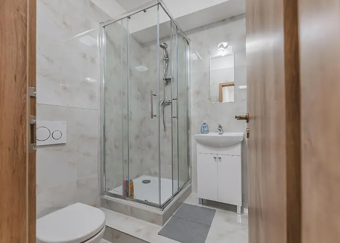 Flat Near Castle Stylish & Prime Location 2 아파트